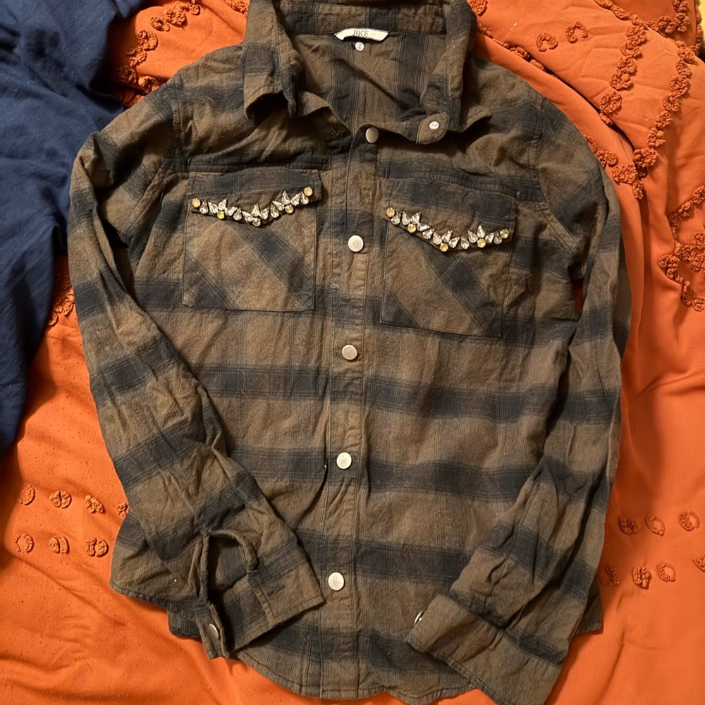 BKE Women’s Brown and Black Plaid Button Down Shirt
